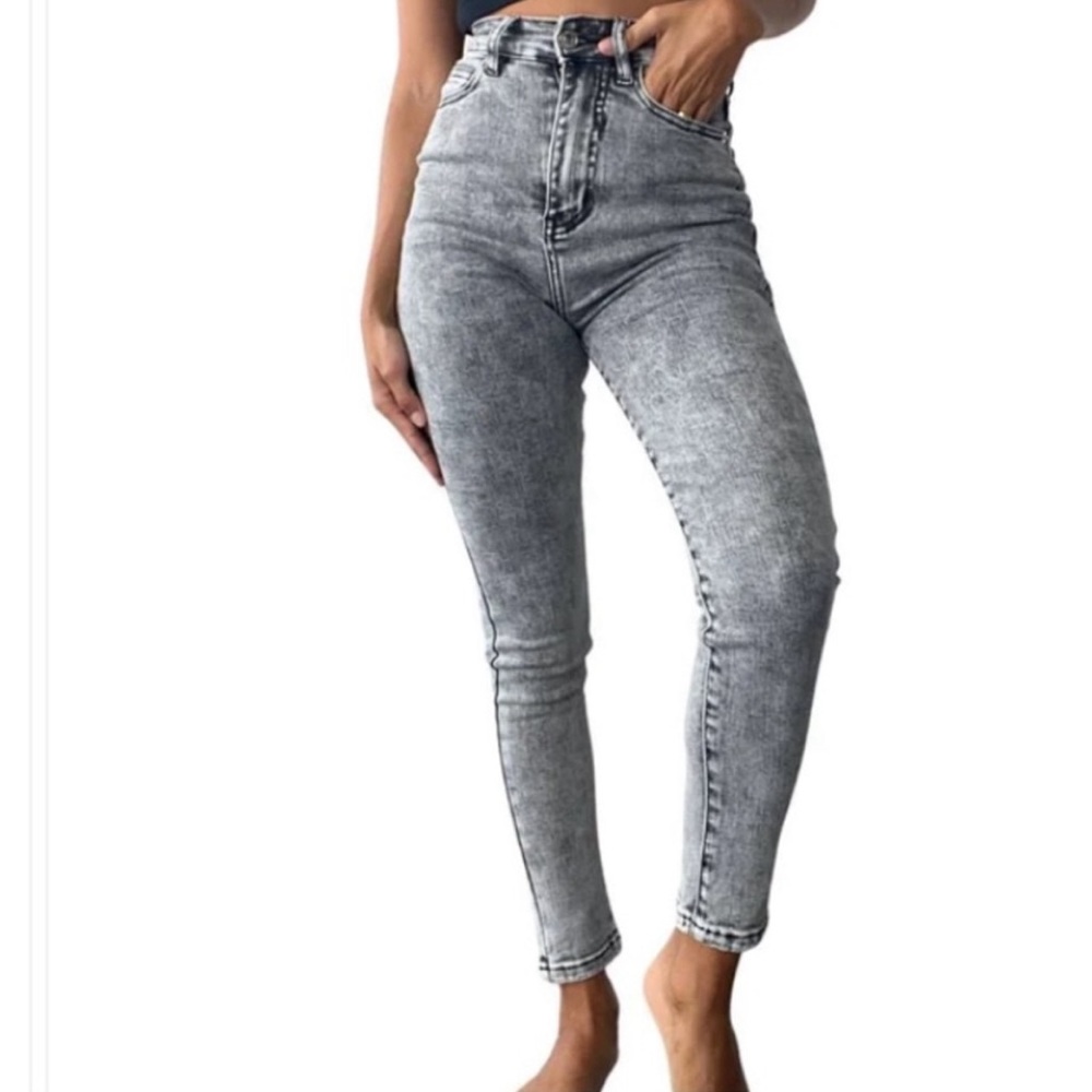 Chipre Golden High-Rise Skinny Jean NWT